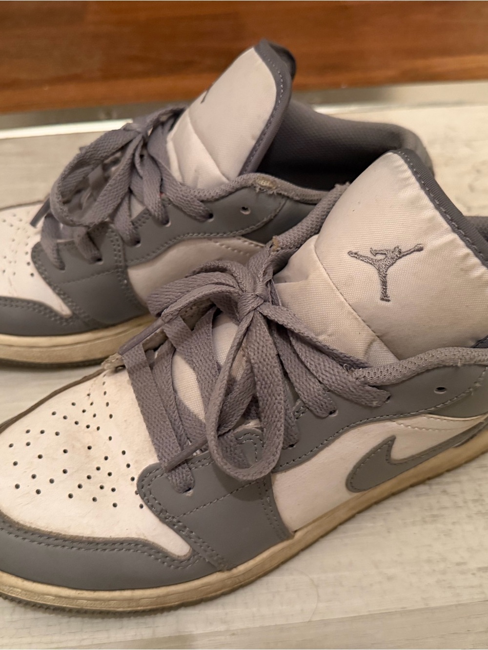 Nike Women's Gray and White Low-Top Sneakers